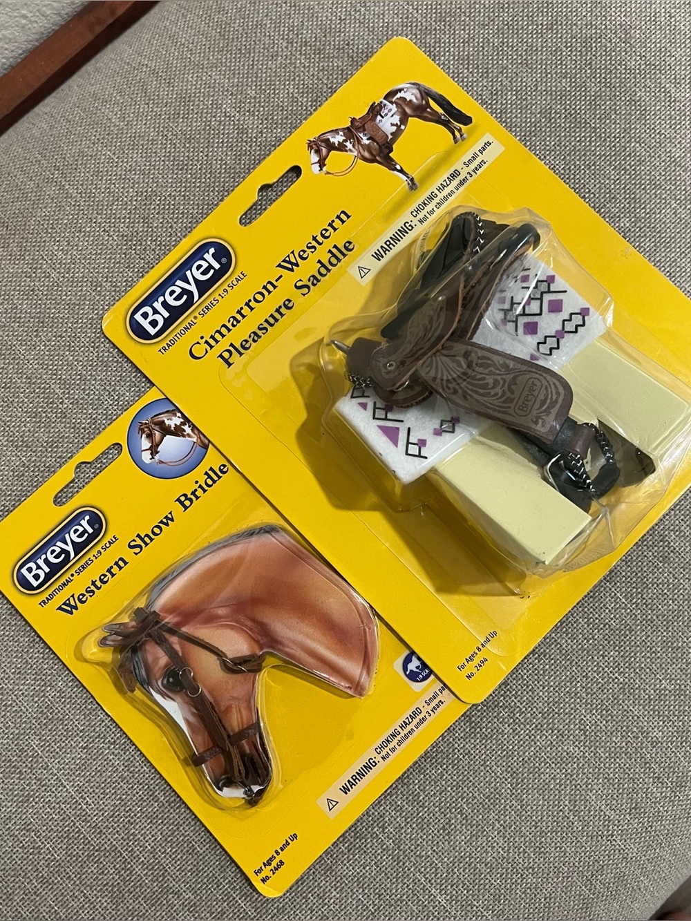 Breyer no. 2494 Cimarron Western Pleasure Saddle w/ show bridle 2468